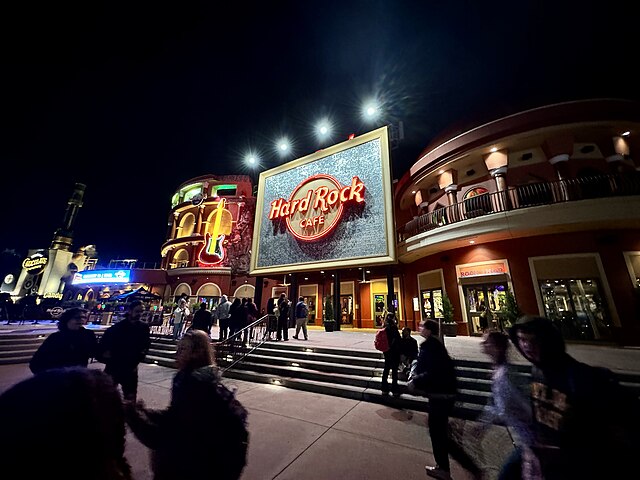 Har Rock Cafe dining option near Universal Studio hotels in Orlando.