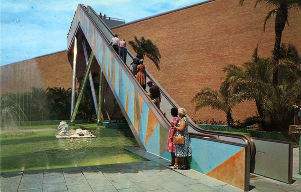 busch gardens escalator