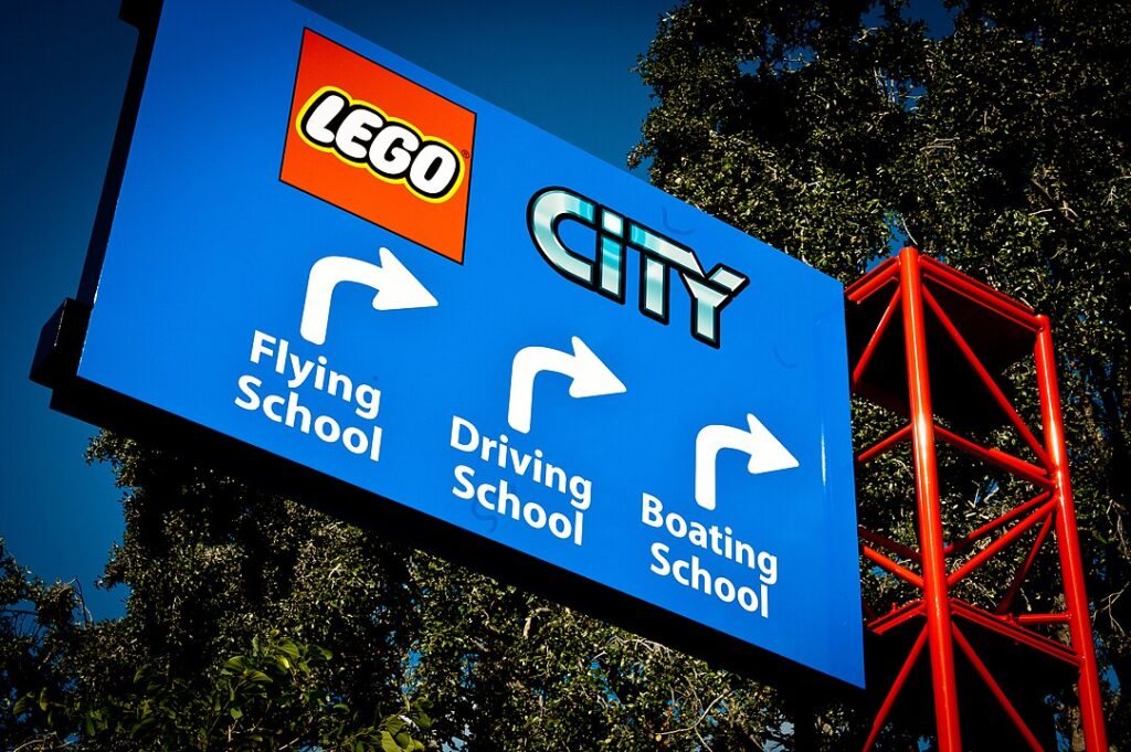 legoland signage