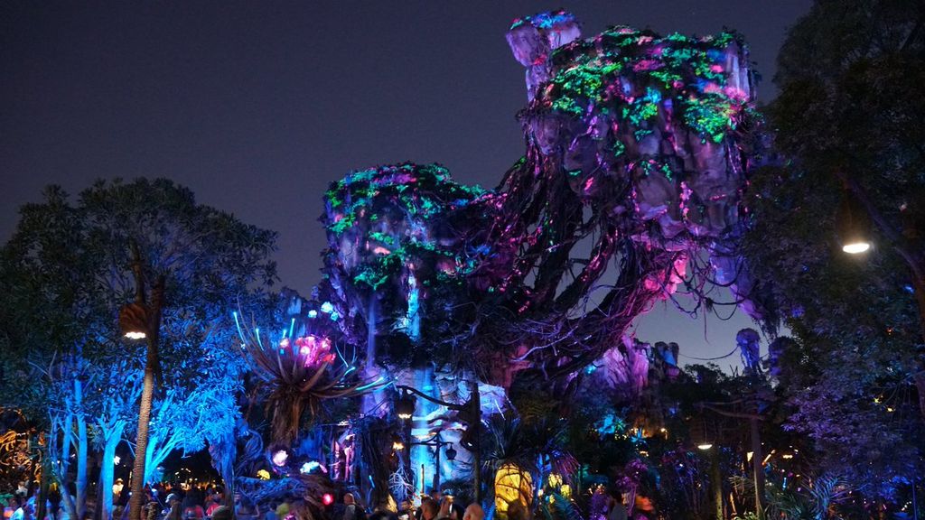 1024px Nighttime landscape in Pandora – The World of Avatar