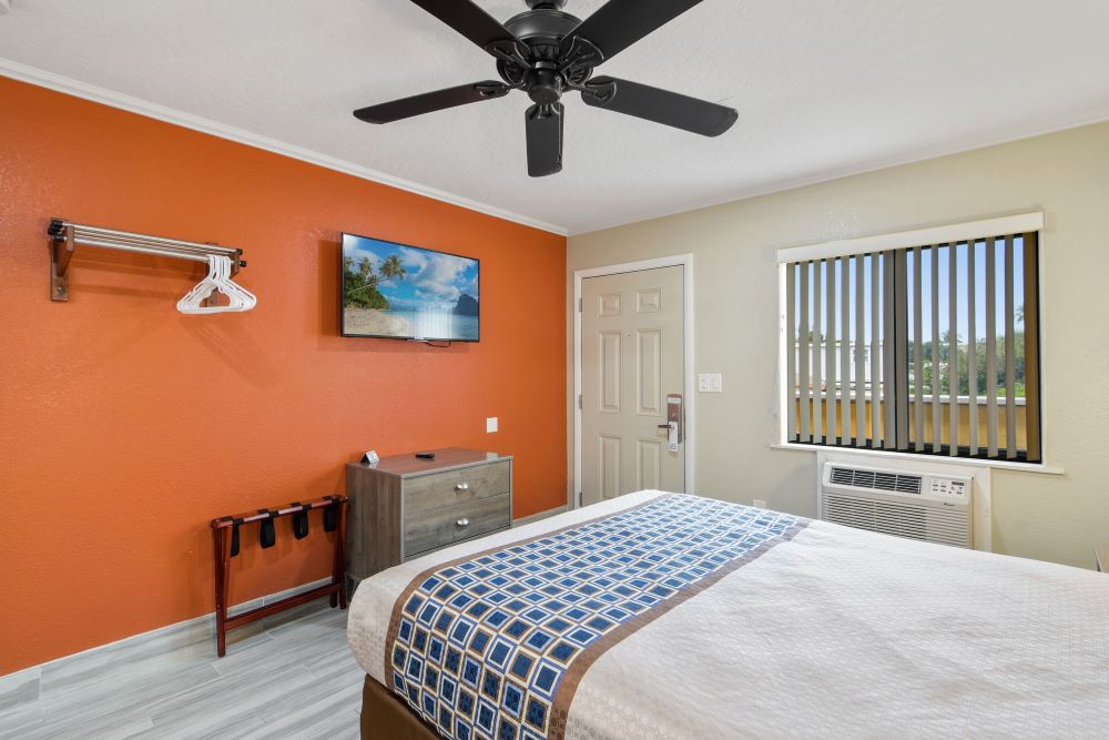 anthonys cocoa beach guest room