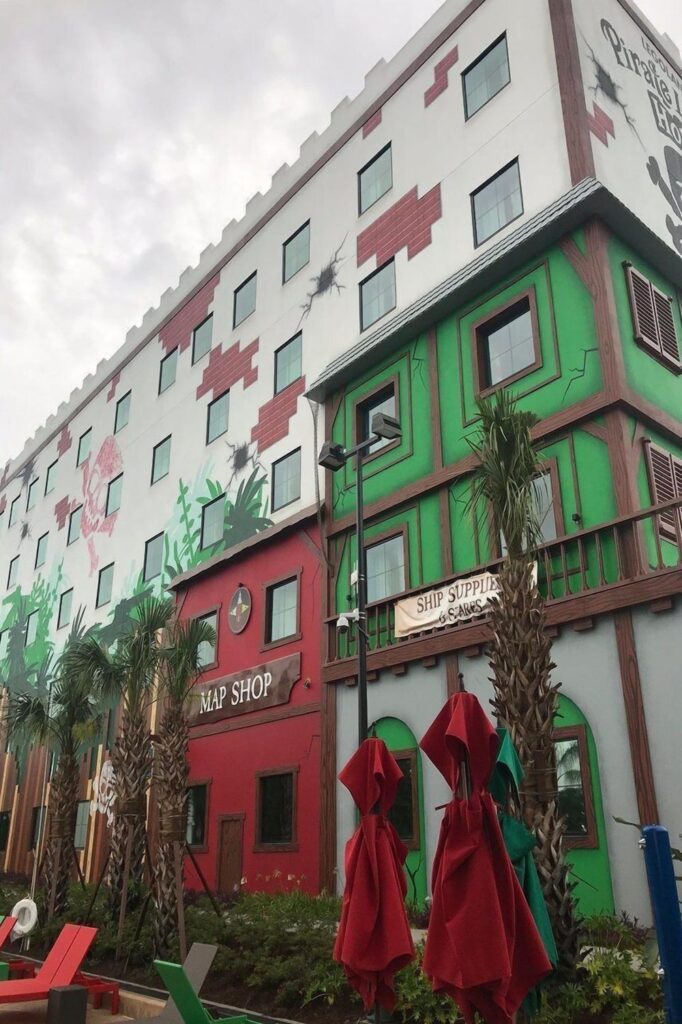 legoland pirate hotel, the favorite of LEGOLAND guests seeking the best hotels near LEGOLAND in Florida