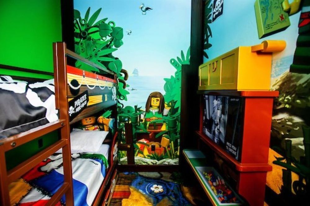 legoland pirate hotel guest room