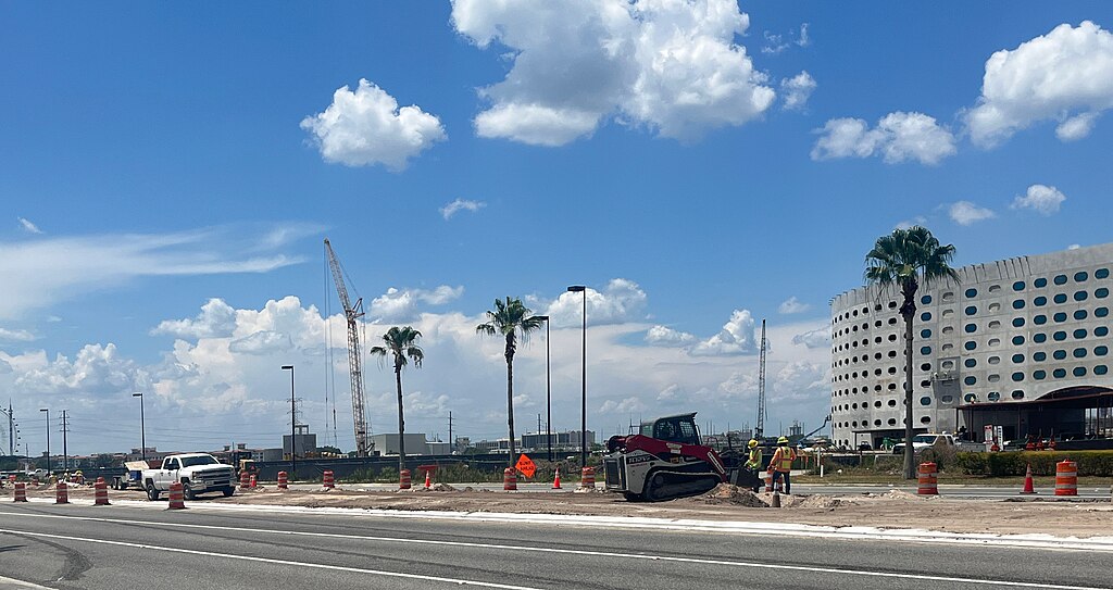 Universal Bld Orlando Universals Epic Universe in background