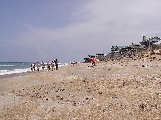 512px Cocoa Beach Looking South to point. panoramio