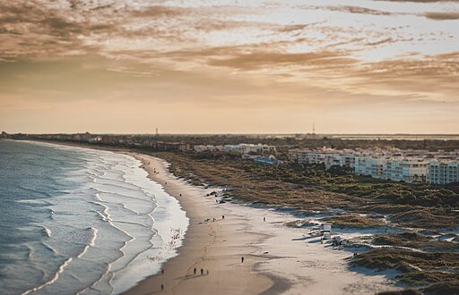 512px Sandy shoreline Unsplash